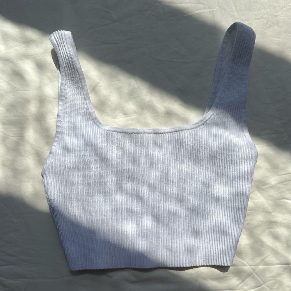 aritzia babaton sculpt knit squareneck cropped tank